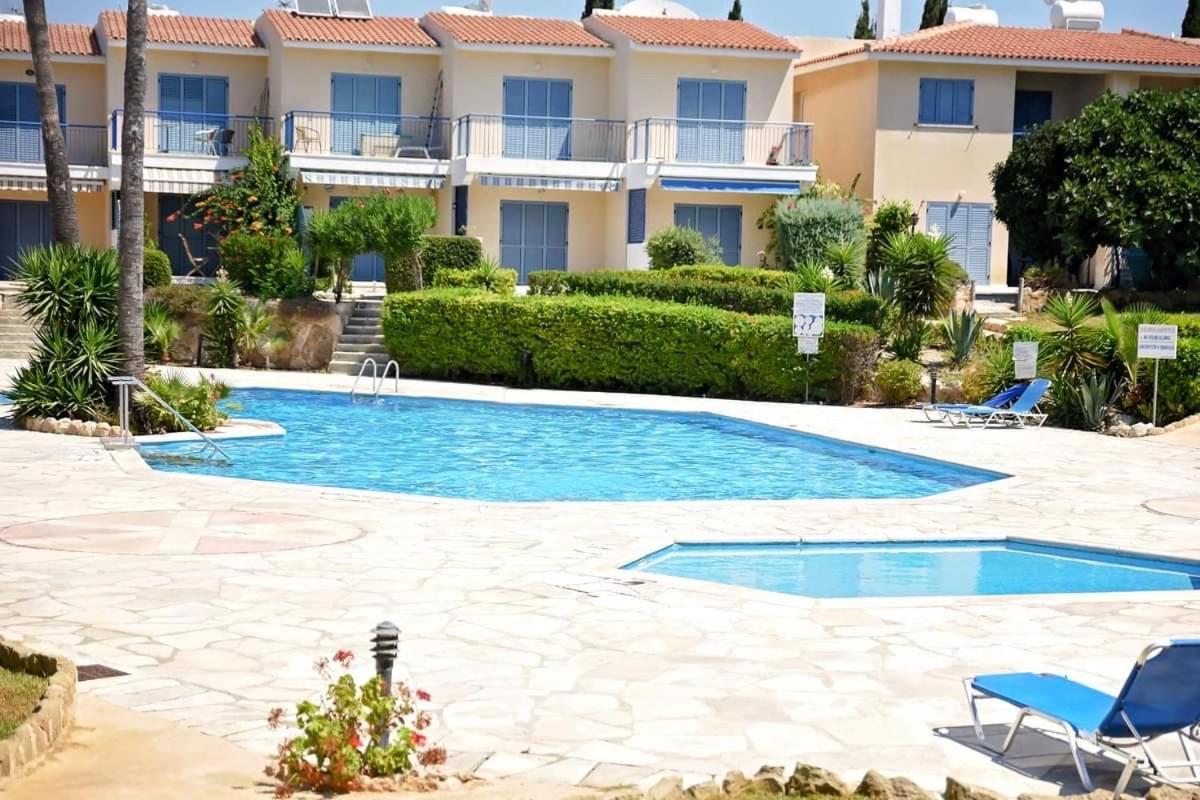 Paradise Gardens With A Large Terrace Paphos Esterno foto