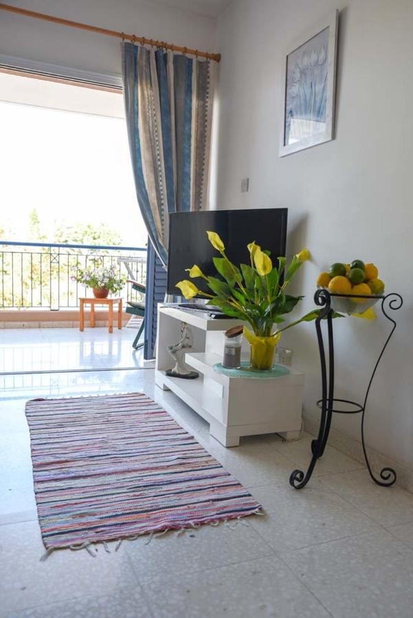 Paradise Gardens With A Large Terrace Paphos Esterno foto